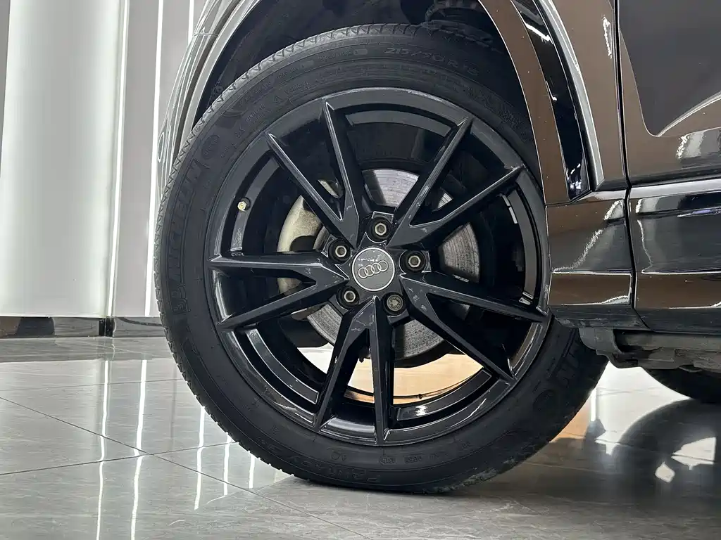 Audi Q2L 2020 — фото 15