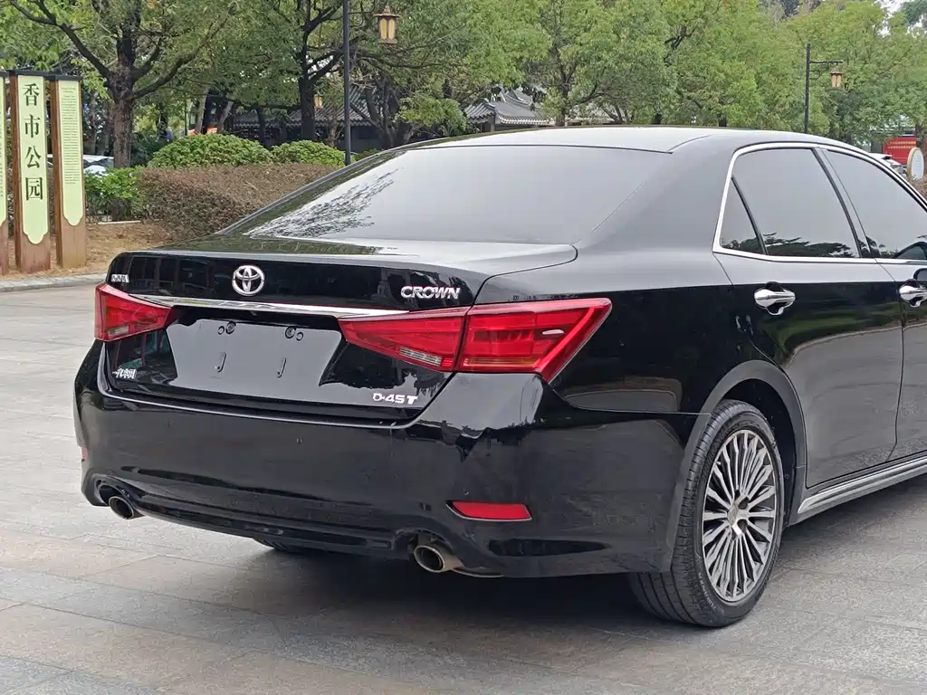 Toyota Crown 2018 — фото 14