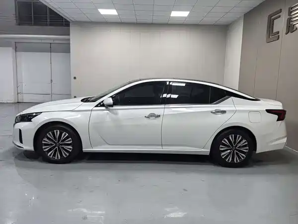Nissan Teana 2025