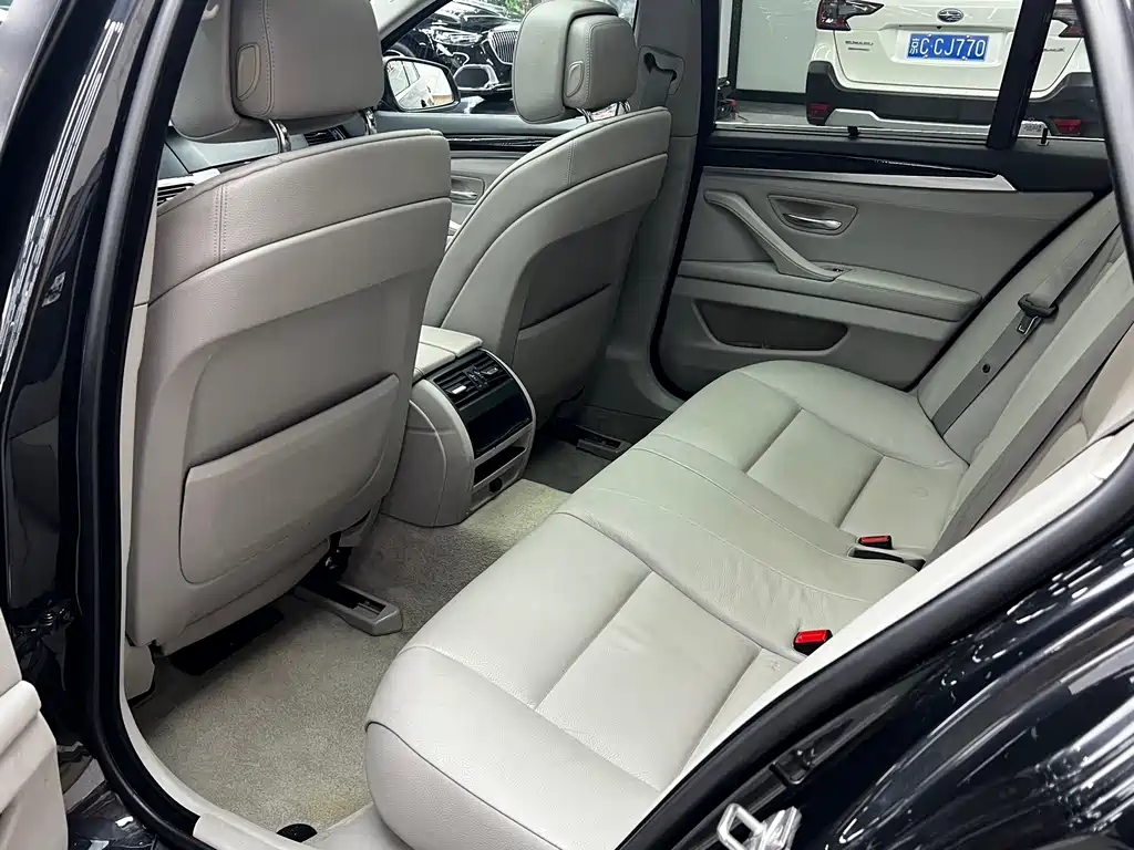 BMW 5 Series 2013 — фото 20