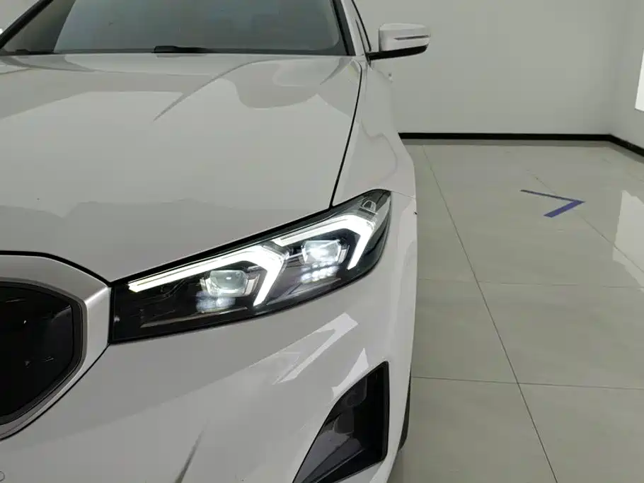 BMW i3 2024