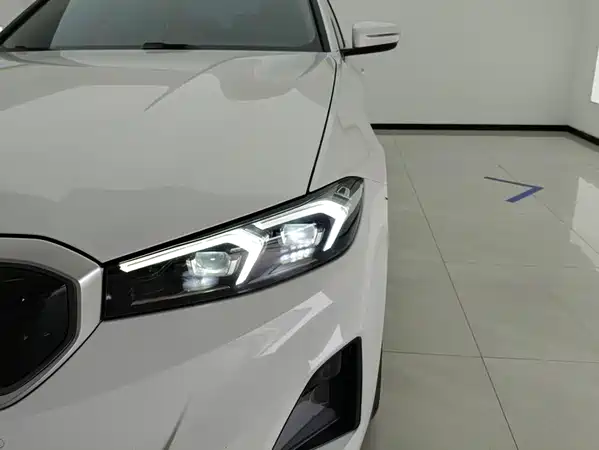BMW i3 2024