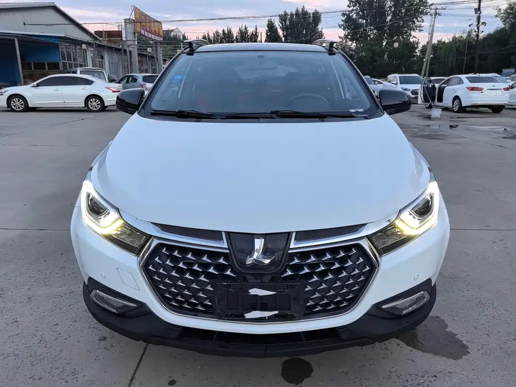 Luxgen U5 SUV 2018 — фото 2