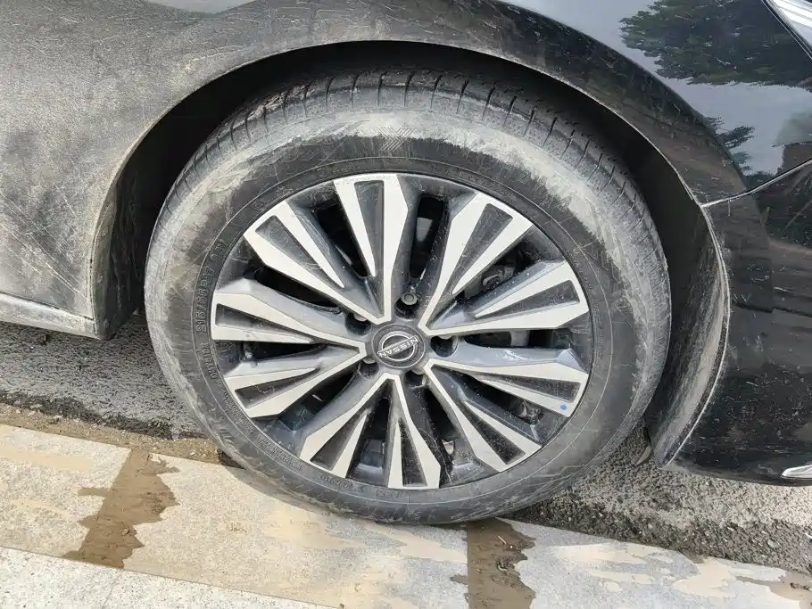 Nissan Teana 2025