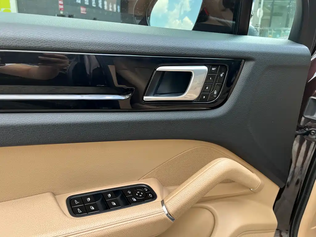 Porsche Cayenne 2019 — фото 15