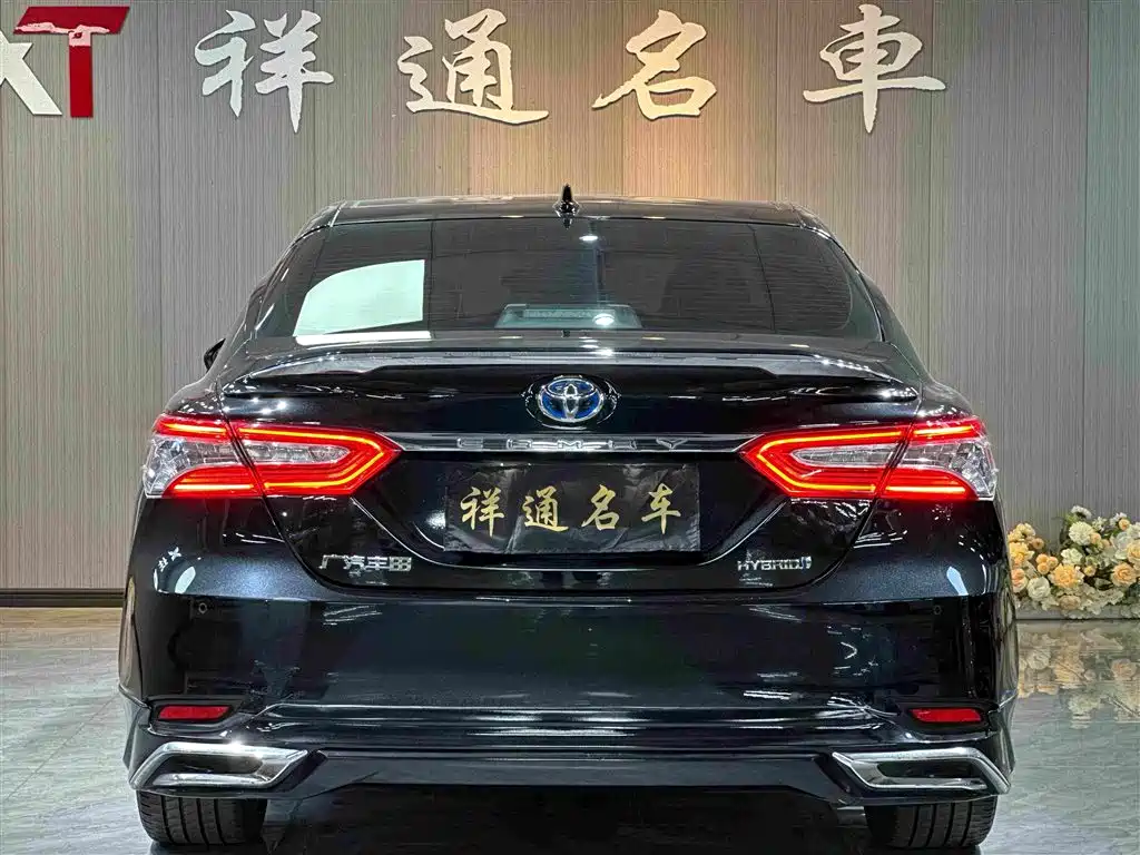 Toyota Camry 2022 — фото 13