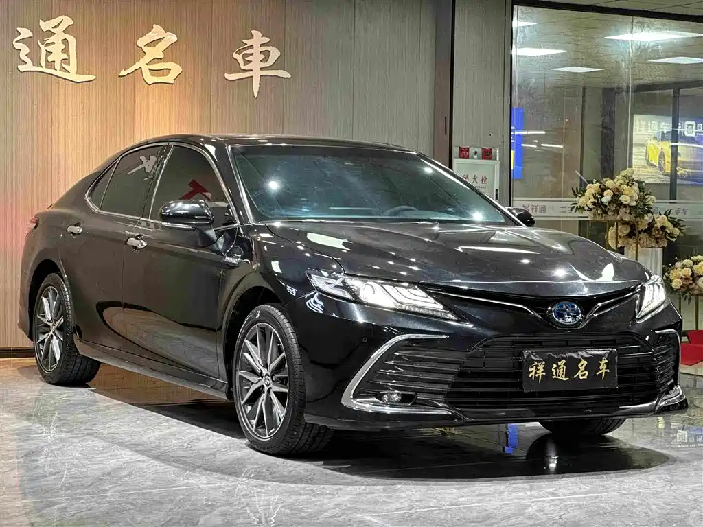 Toyota Camry 2022 — фото 3