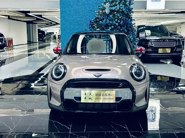 MINI MINI 2023