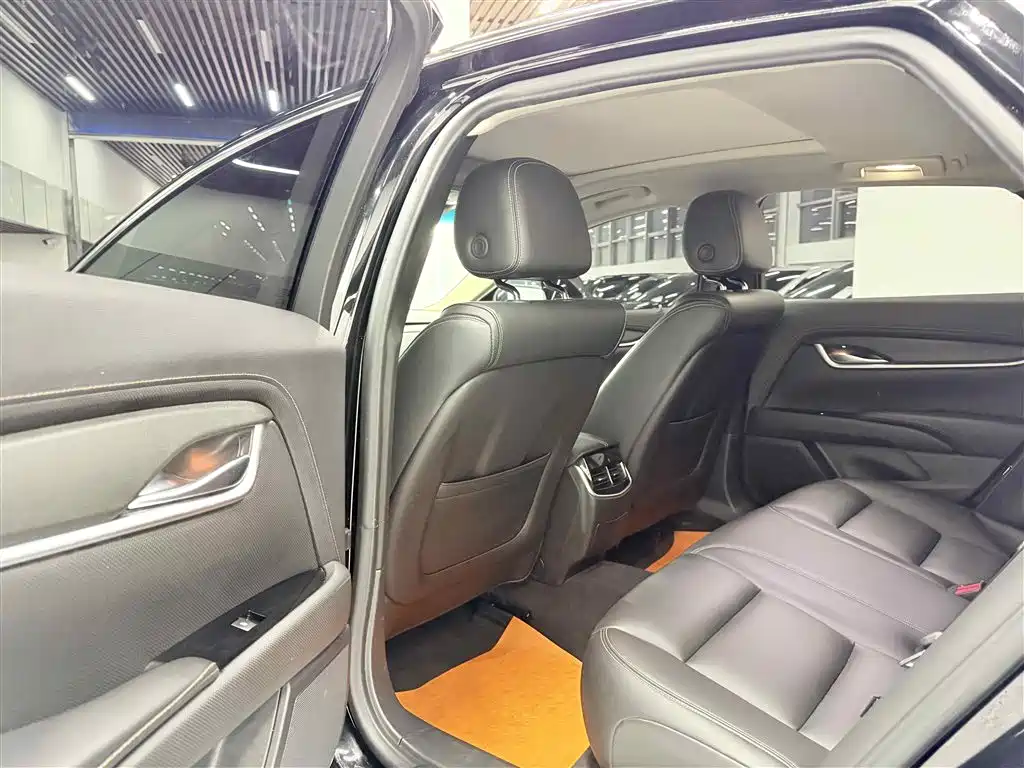 Cadillac XTS 2018 — фото 14