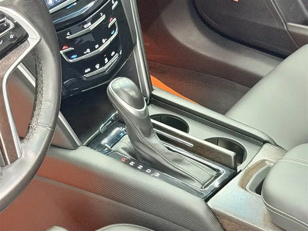 Cadillac XTS 2018 — фото 24
