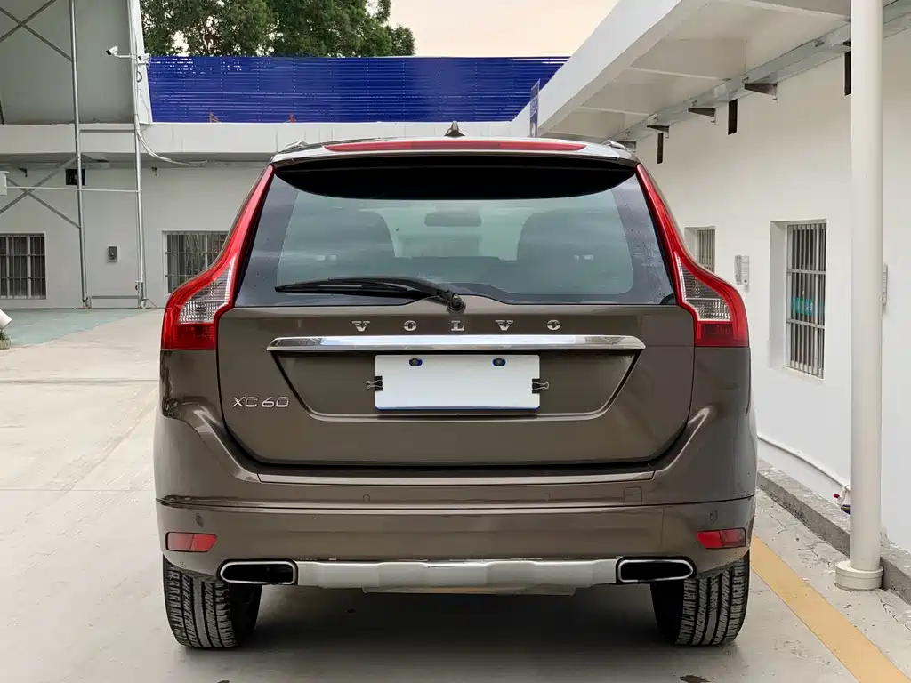 Volvo XC60 2015 — фото 12