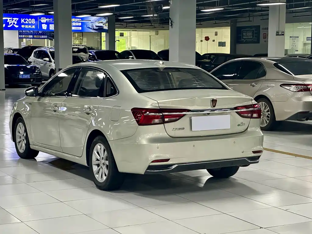 Roewe i6 New Energy 2018 — фото 15