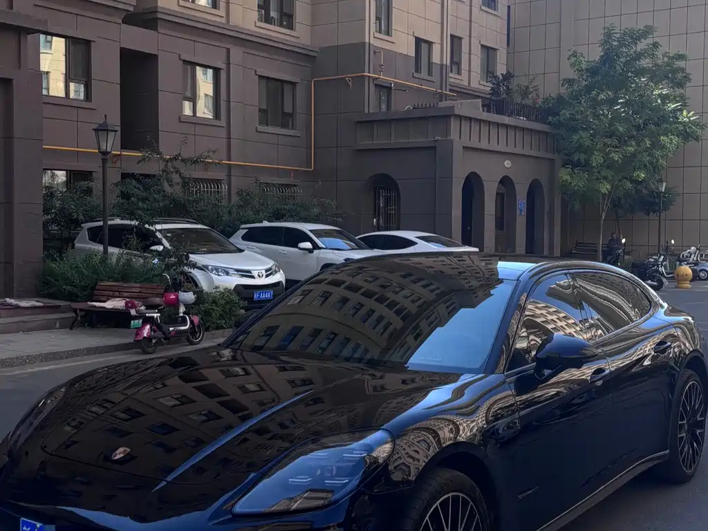 Porsche Panamera 2024