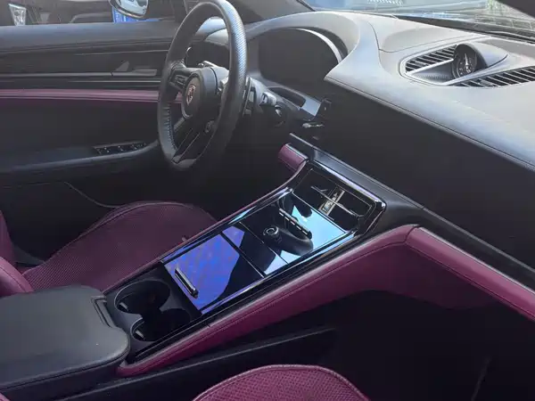 Porsche Panamera 2024