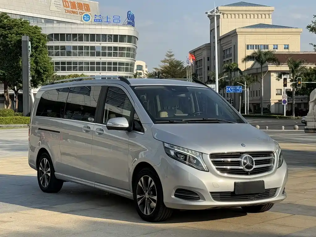Mercedes-Benz V-Class 2017 — фото 3
