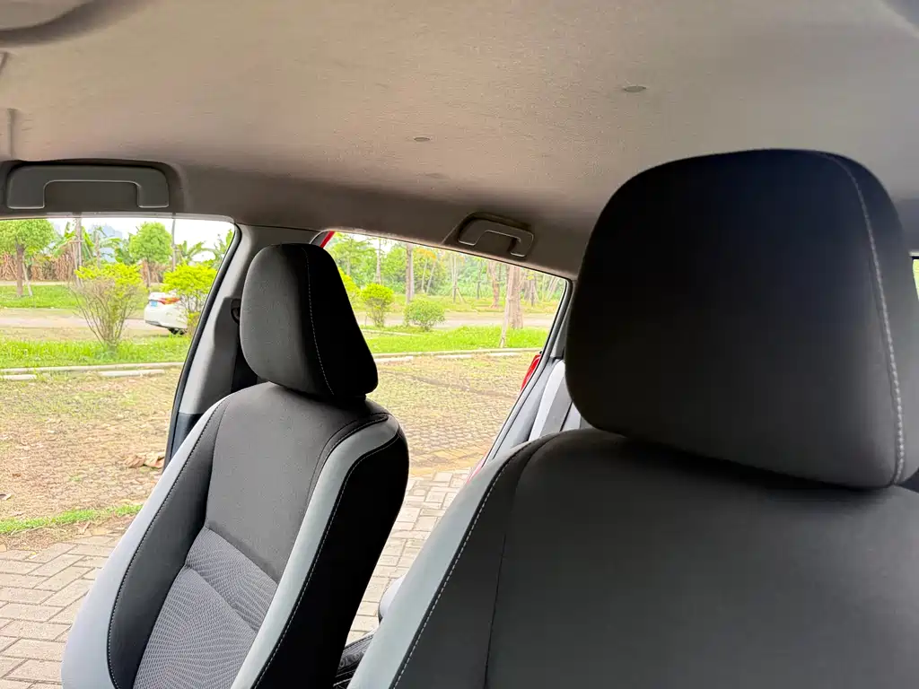 Toyota Yaris L 2020 — фото 13