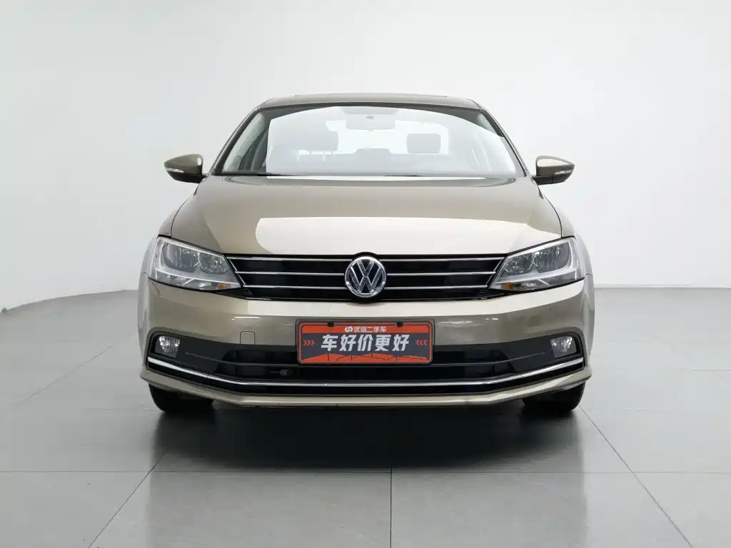 Volkswagen Sagitar 2016