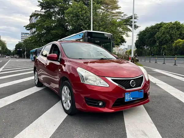 Nissan Tiida 2012