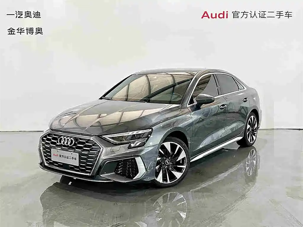 Audi A3 2024 — фото 1