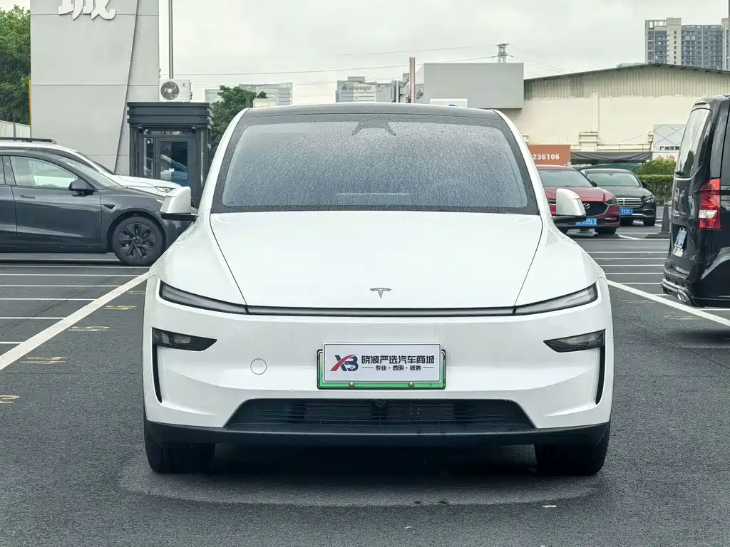 Tesla Model Y 2025 — фото 2