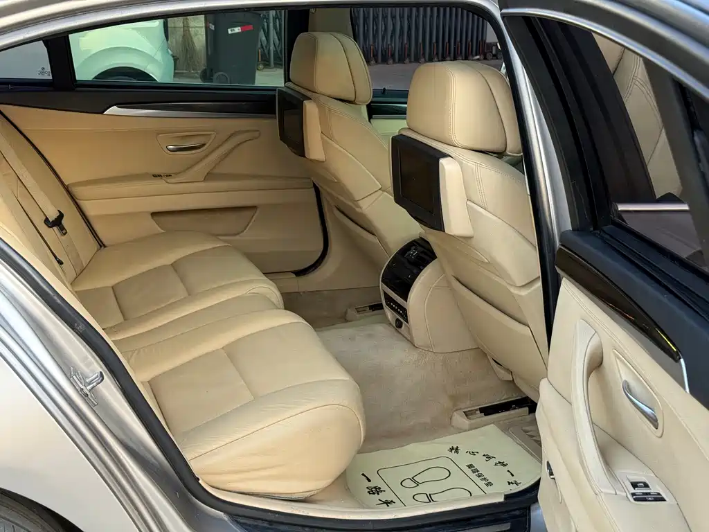 BMW 5 Series 2013 — фото 10