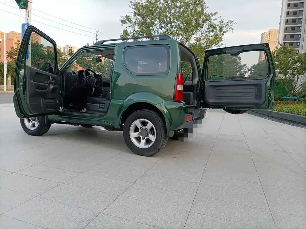 Suzuki Jimny 2013 — фото 9