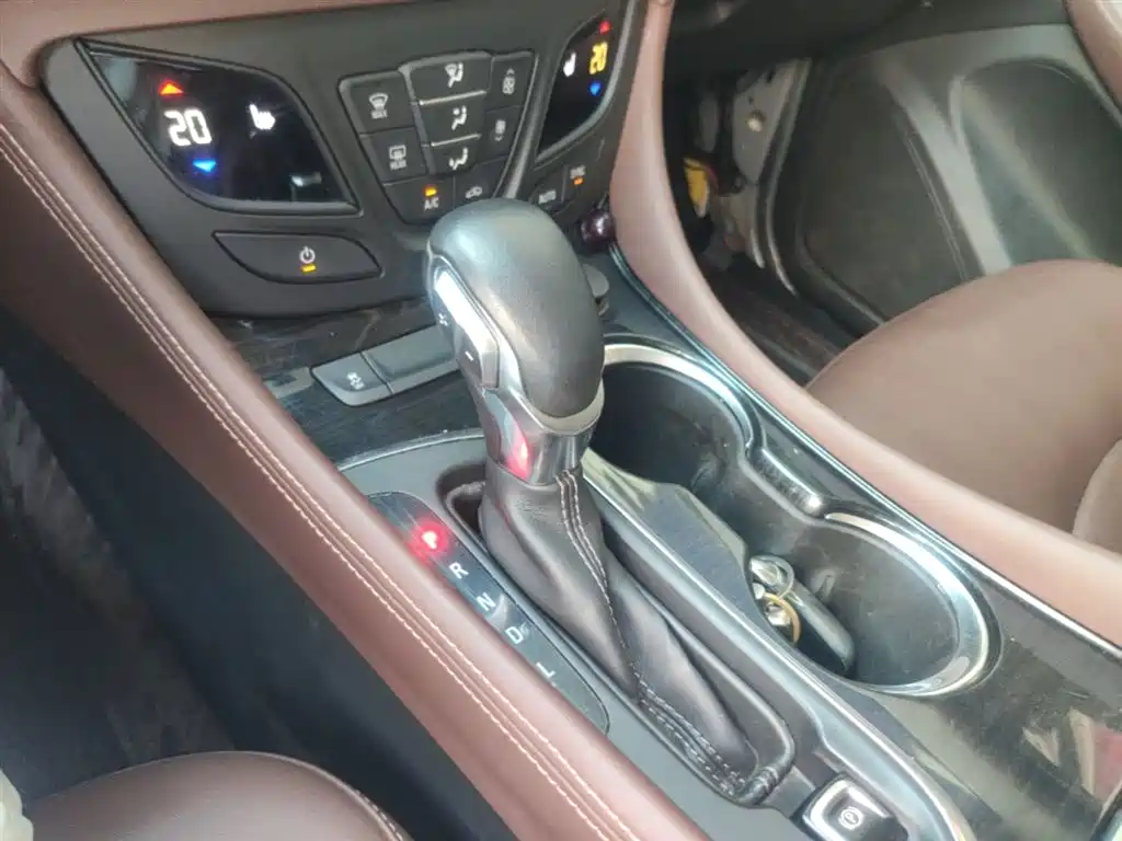 Buick Envision Plus 2017 — фото 14