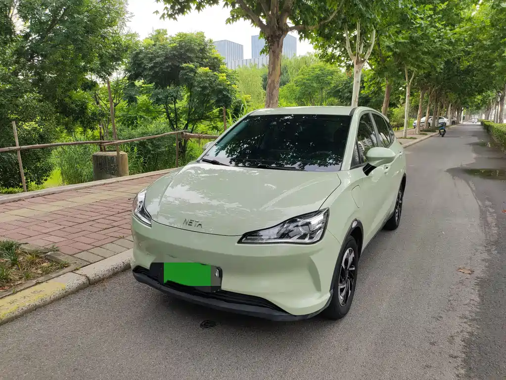 Neta V 2022