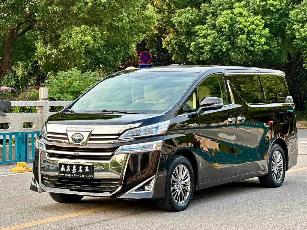 Toyota Vellfire 2020 — фото 1