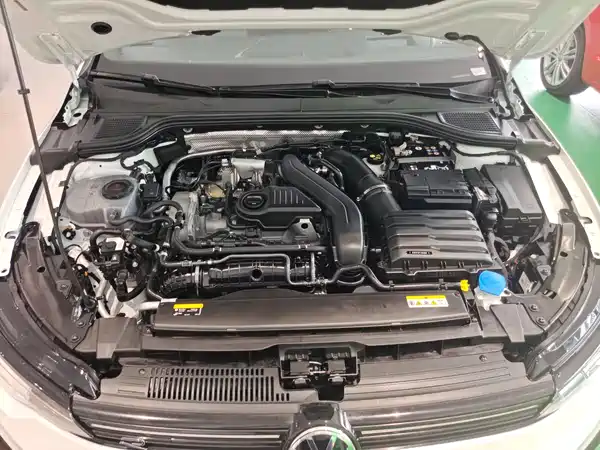 Volkswagen Golf 2025