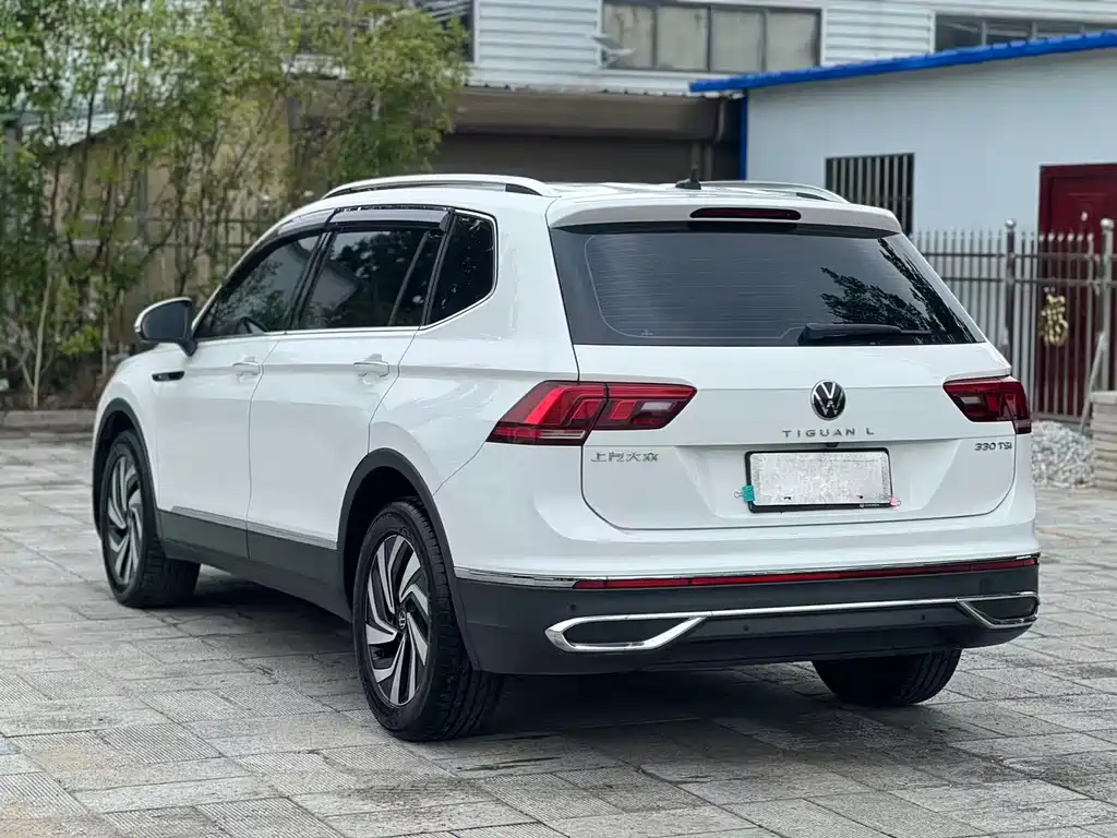 Volkswagen Tiguan L 2023 — фото 8
