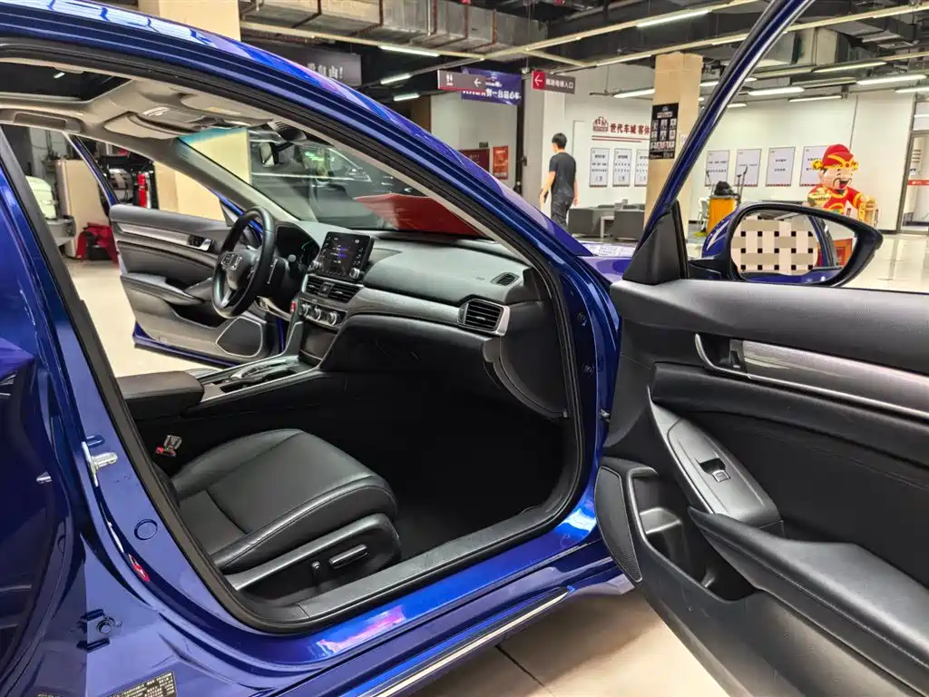 Honda Accord 2018 — фото 9