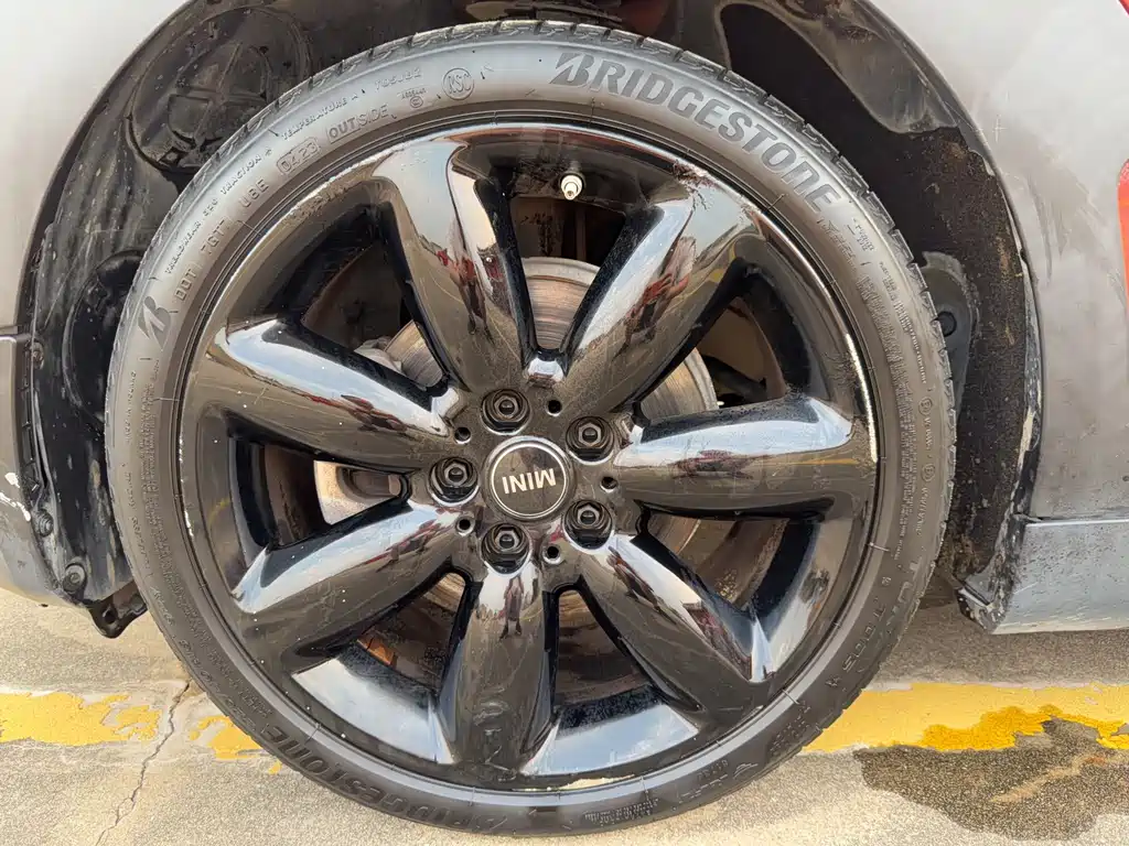 MINI Clubman 2019 — фото 15