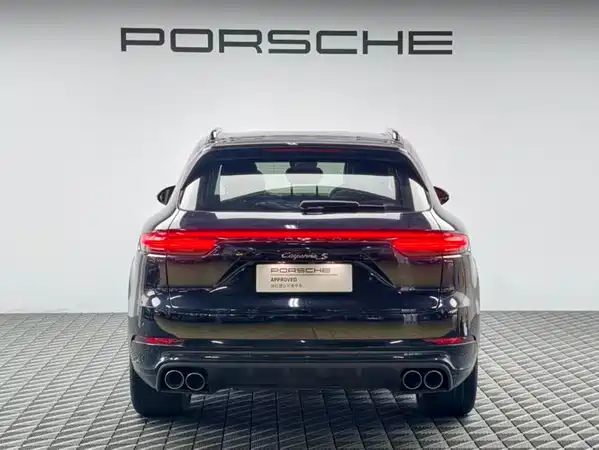 Porsche Cayenne 2022