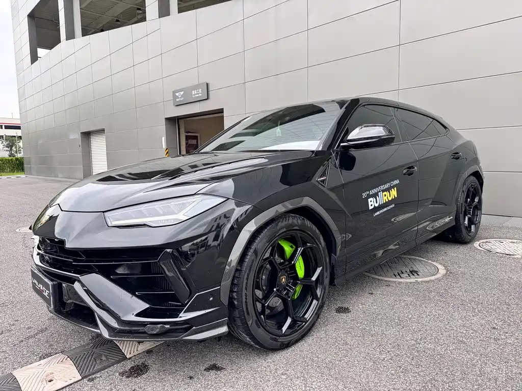 Lamborghini Urus 2023 — фото 1