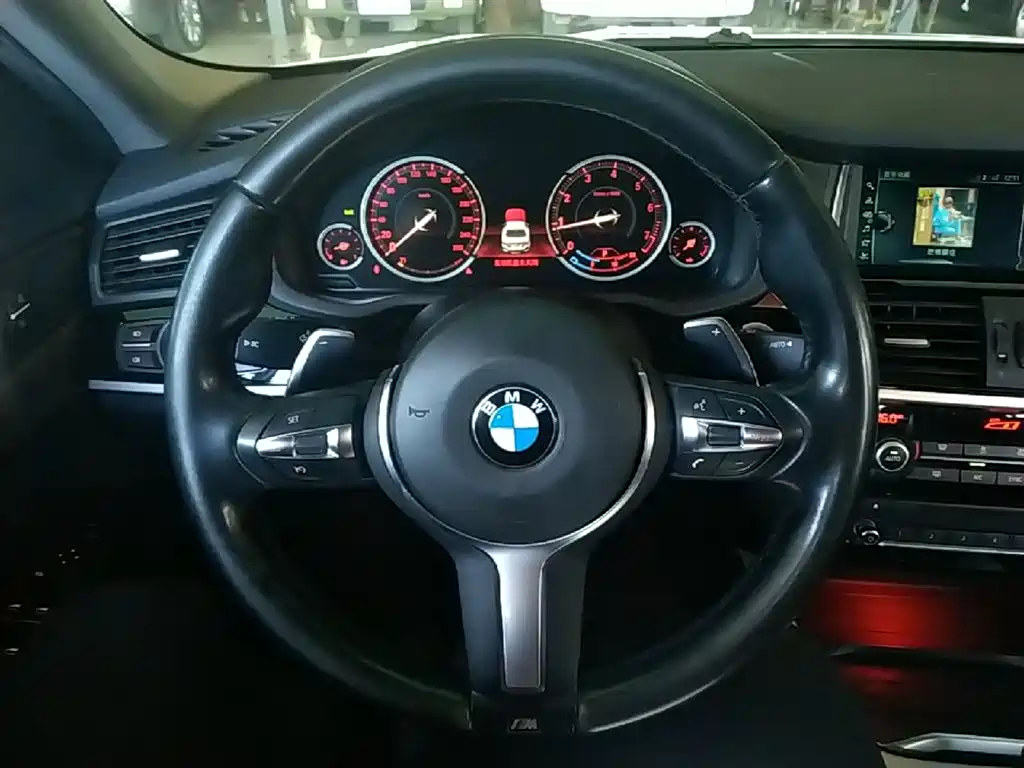 BMW X4 2017 — фото 11