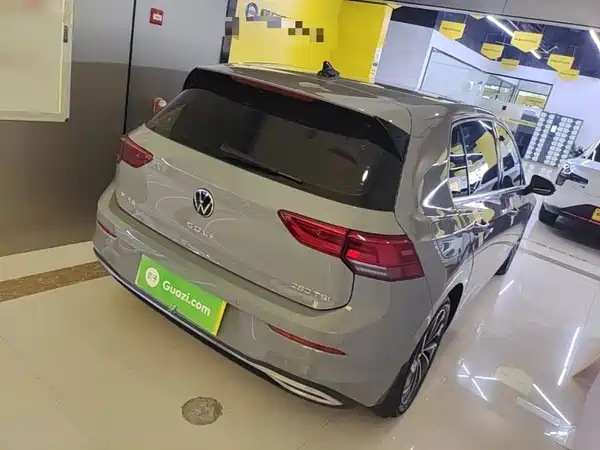 Volkswagen Golf 2021
