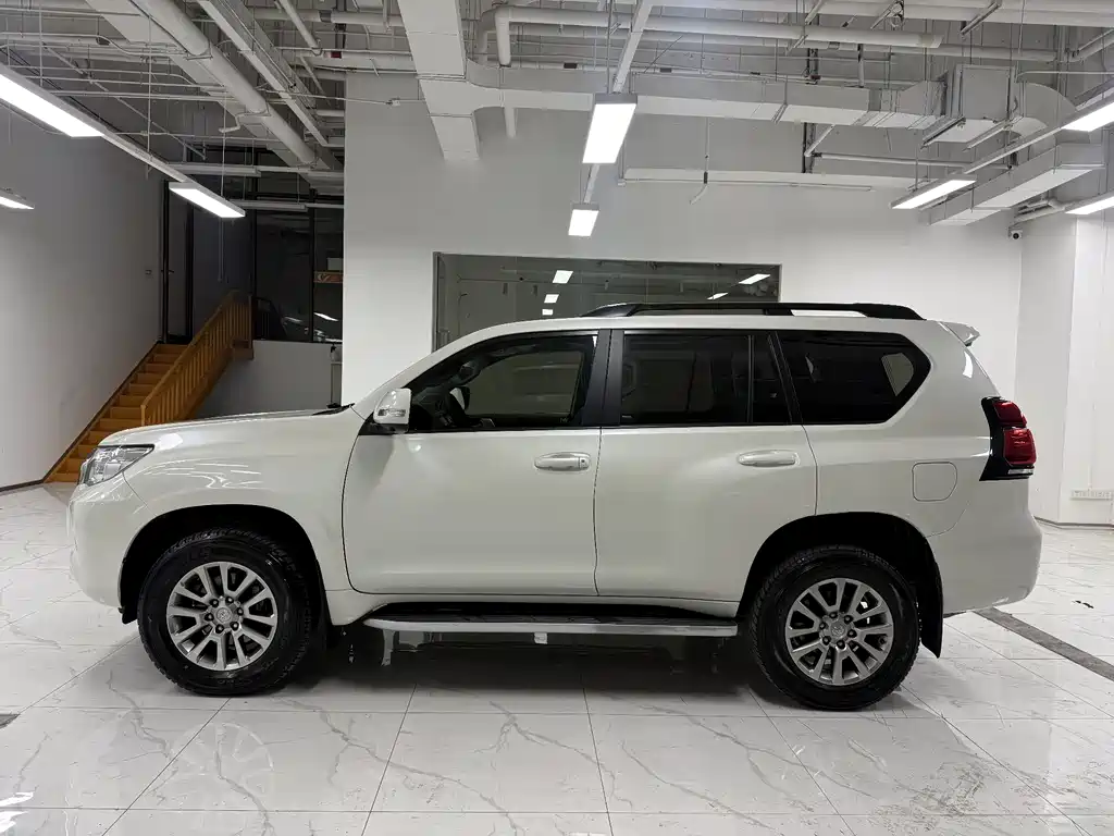 Toyota Prado 2019 — фото 3