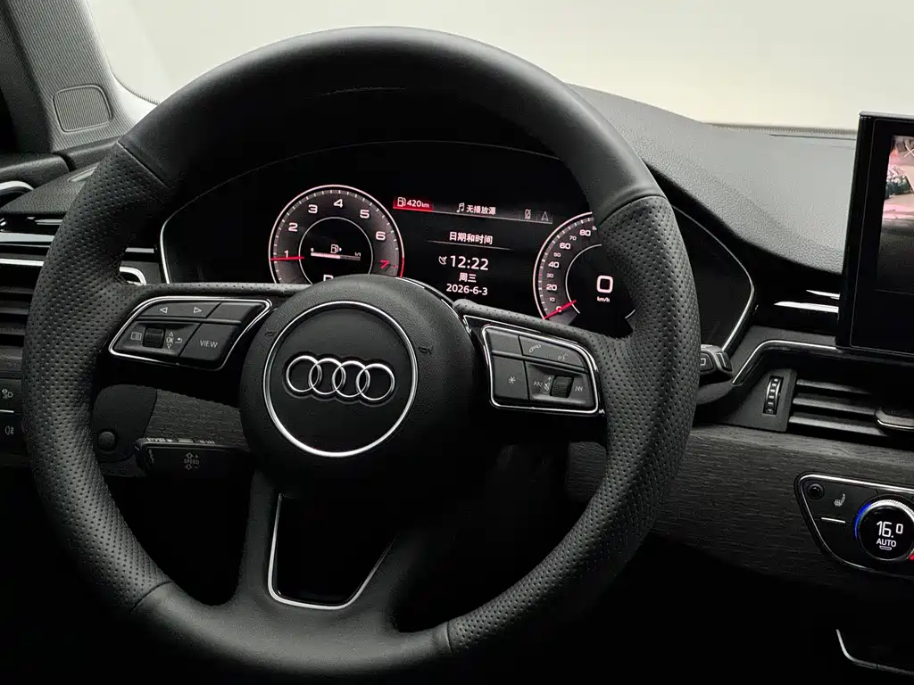 Audi A4 2024 — фото 9