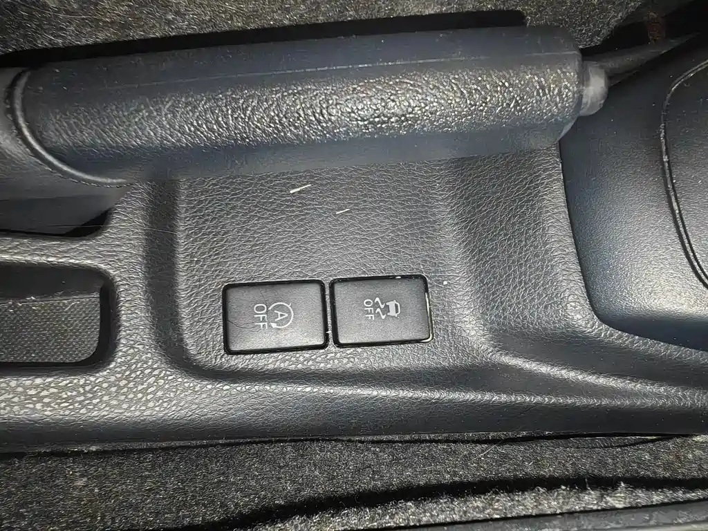 Toyota Yaris L 2019 — фото 14