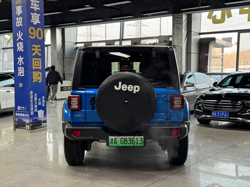 Jeep Wrangler PHEV 2022 — фото 14