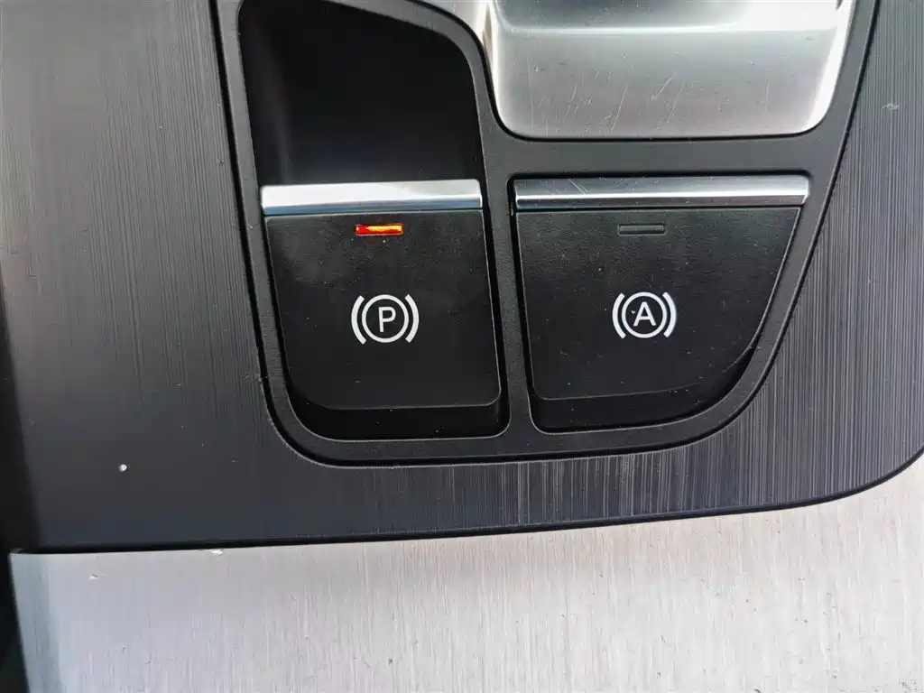Audi Q5L 2021 — фото 24