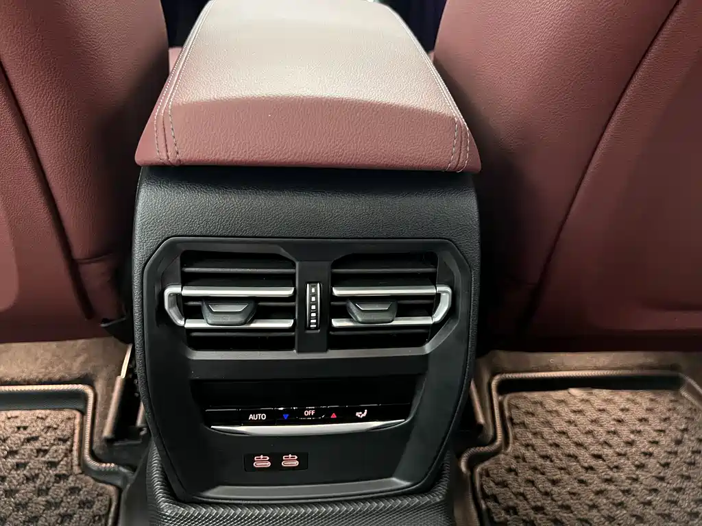 BMW 3 Series 2023 — фото 18