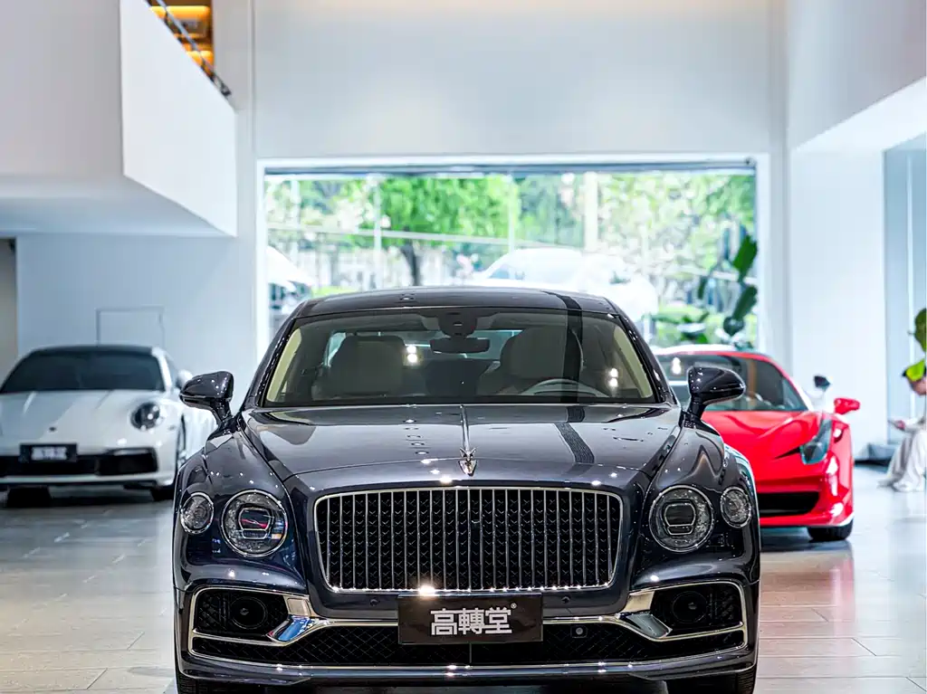 Bentley Flying Spur 2020 — фото 2