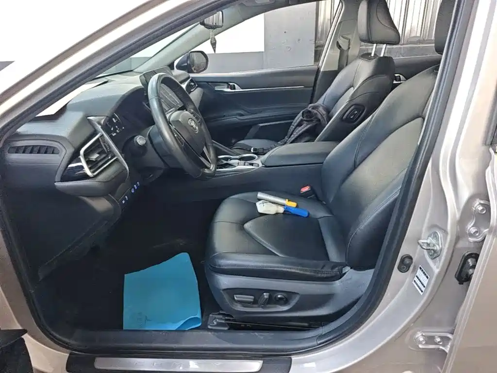 Toyota Camry 2021 — фото 15