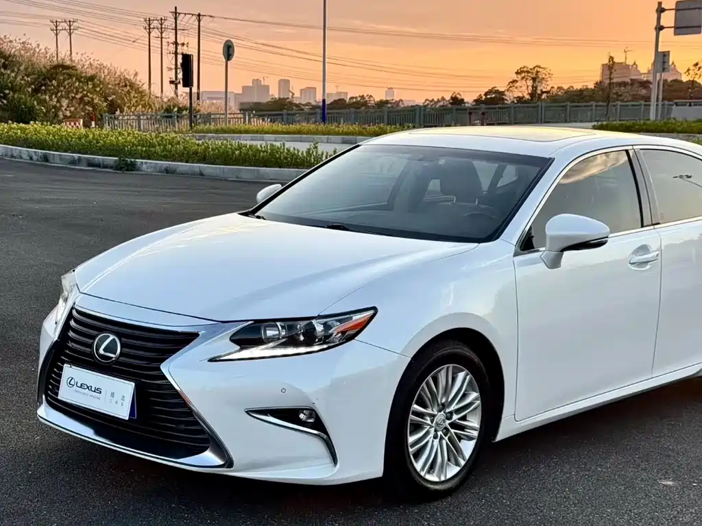 Lexus ES 2016 — фото 3