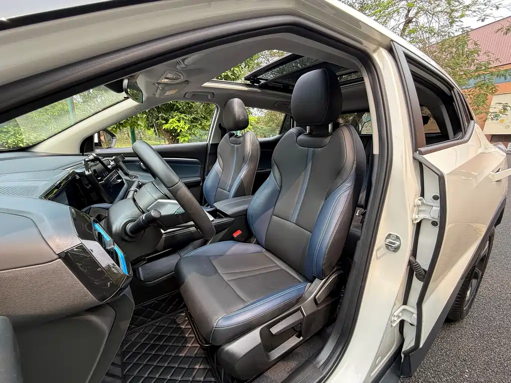 GAC Trumpchi GS3 2025 — фото 9