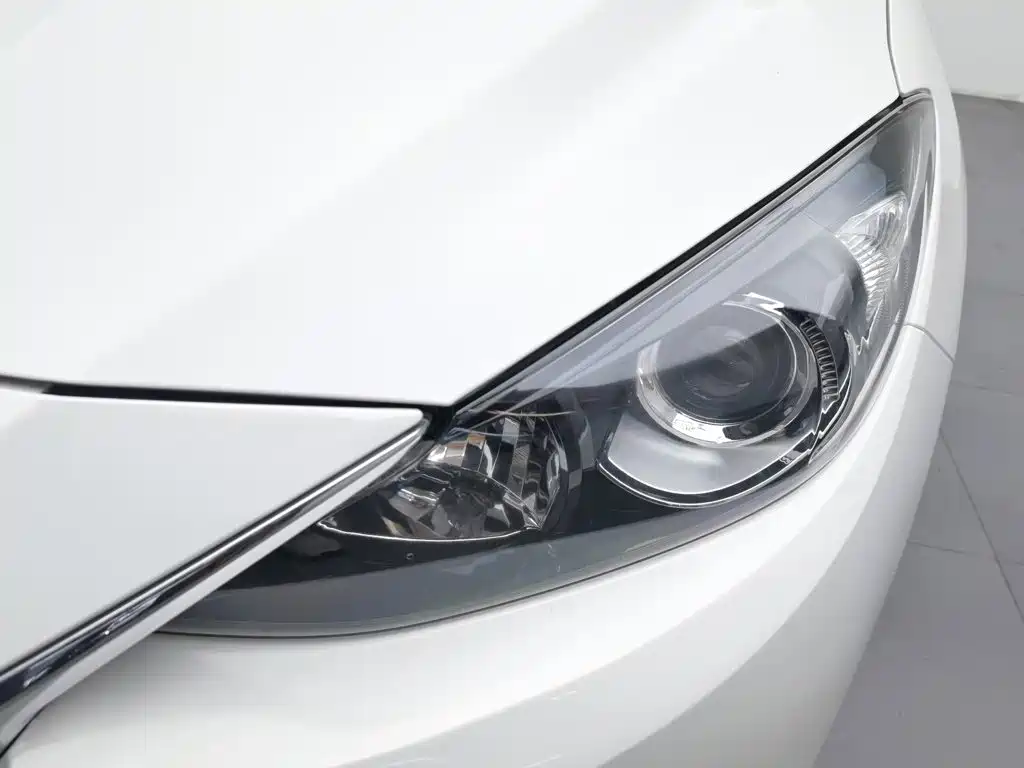 Mazda 3 Axela 2016