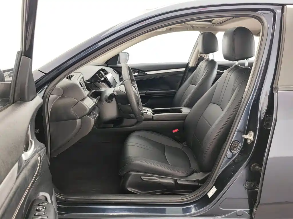 Honda Civic 2018 — фото 10