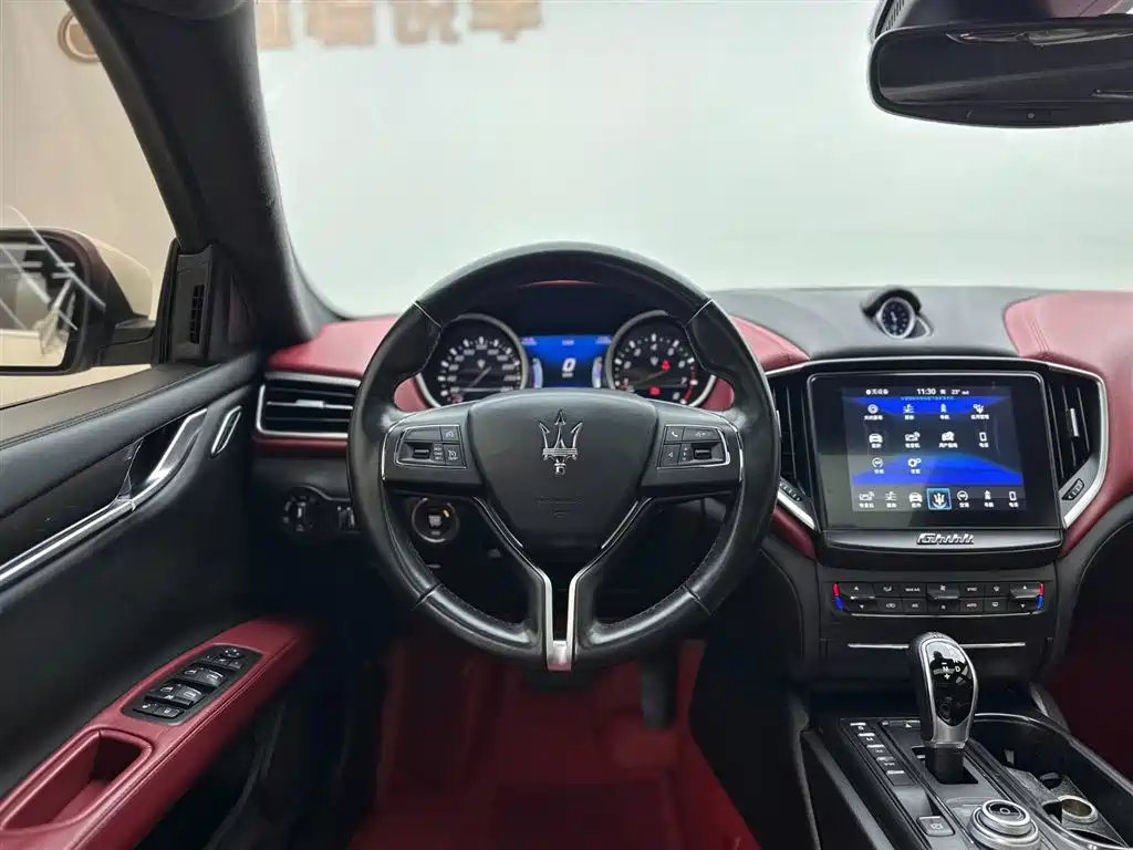 Maserati Ghibli 2018 — фото 9